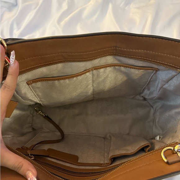 Michael Kors Quilted Tan Handbag tote medium cross body bag - Picture 6 of 10